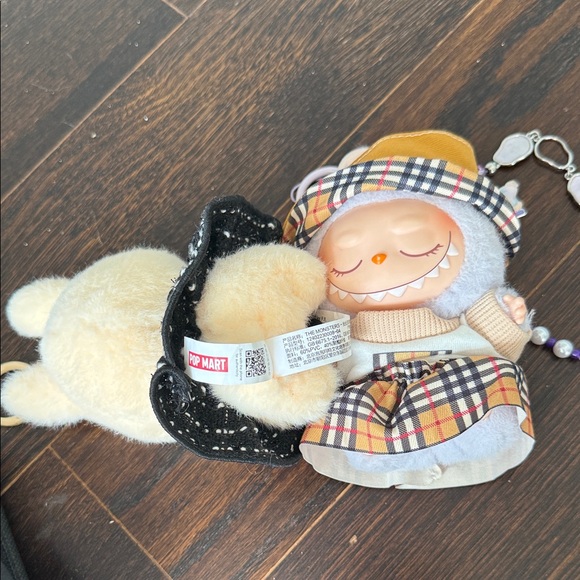 Labubu authentic pop mart - Picture 4 of 4